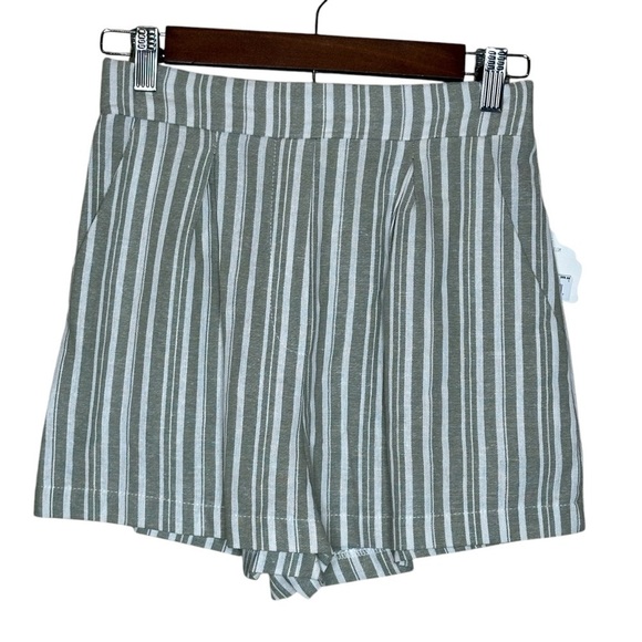 Altar'd State Pants - Altar’d State Stripe Shorts Linen Blend Pockets Mint Women’s Size Small New